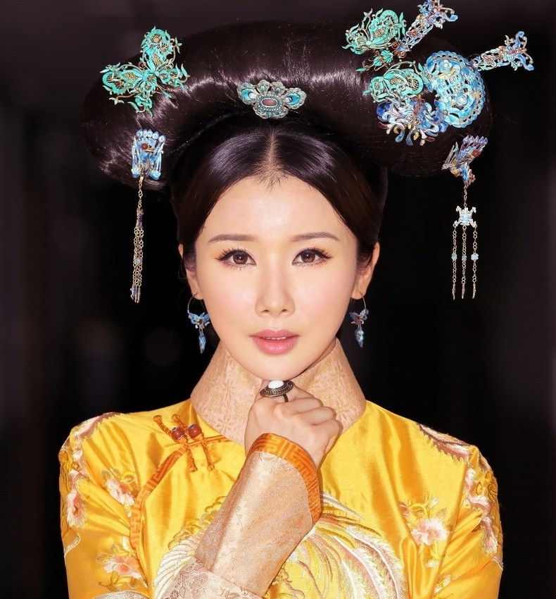 孙菲菲|42岁的孙菲菲晒照,嫁了个好老公,日常素颜卸了明星包袱,很美满