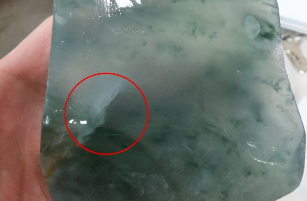 翡翠|在网上买翡翠，怎么区分纹路？如何辨别真假？