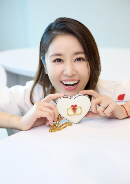 林心如|林心如未表态“一个中国”，王晶直言：台湾大多数艺人都是“两面派”