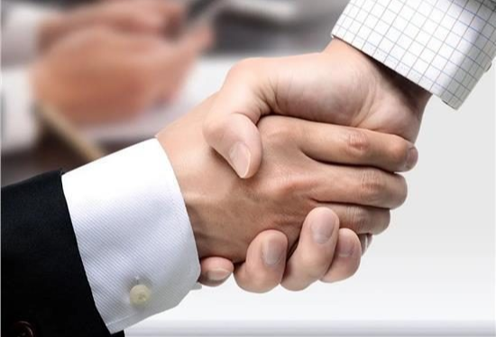 |在职场里，尤其对于新人，建议老板或职位高的管理者放低姿态