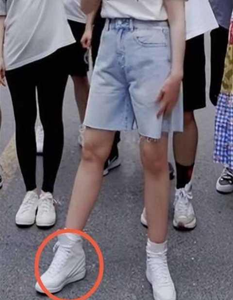 赵雅芝|赵雅芝化妆带头跑步，身材丰满，风韵犹存