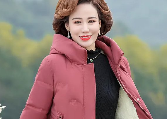 护肤品 中老年想要摆脱土气，那么以下这几个法则需要记住呢