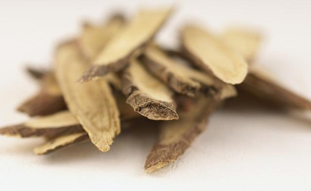 肠胃|体内湿气重的女人,若常喝“3种水”,可能祛湿排毒效果好!