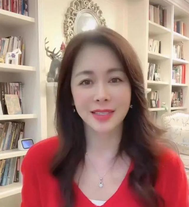 豪宅|8位晚年移居国外的老牌明星，住豪宅，嫁外籍老公，和儿女团聚