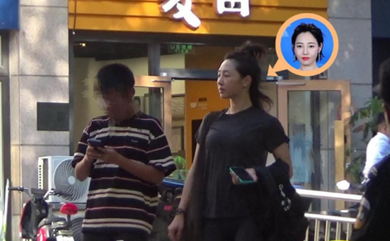 |白百何素颜带14岁儿子健身!头顶冲天辫面露憔悴,儿子身似成年人