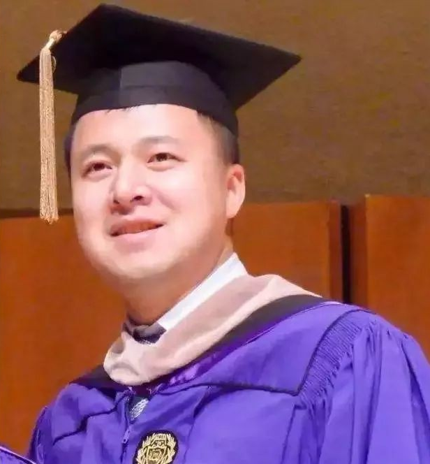 孟晚舟|孟晚舟完全看不出来50岁，颜值重回巅峰，如35岁一般的丽质迷人