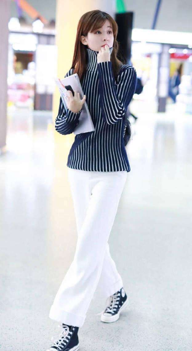 穿衣搭配|想要打破沉闷的穿搭，不妨学学乔欣的穿衣，轻松玩转时尚穿搭