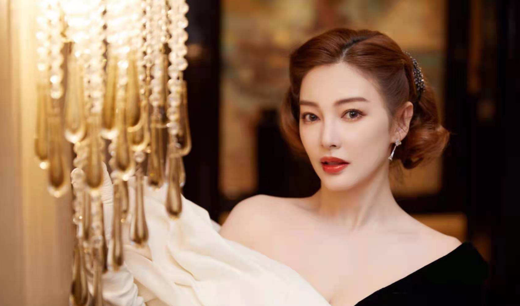 明星|有人捐款百万,有人出国避难,还有人作秀,堪比明星照妖镜