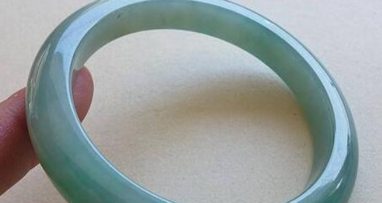 翡翠|别觉得所有的翡翠价格都昂贵，特别是这几种，购买时一定要当心