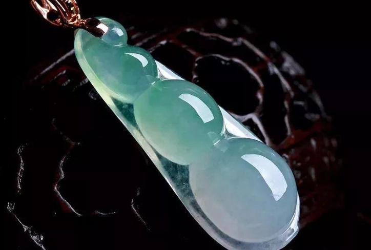 翡翠|翡翠行业当中，很多商家都在相互泼黑水，这种现象啥时候才能结束