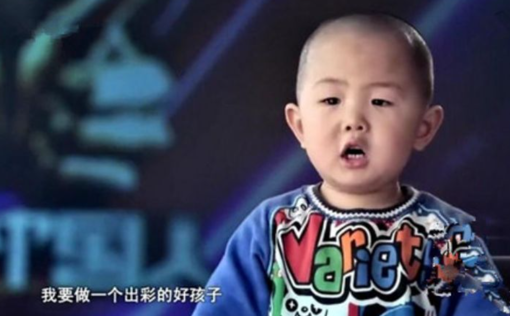 张靓颖|童星出道为什么不好？看看小小彬、阿拉蕾、张俊豪就知道了