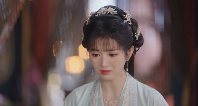 杨幂|从《爱情公寓》诺澜，到《卿卿日常》的海棠，原来十年前已是巅峰