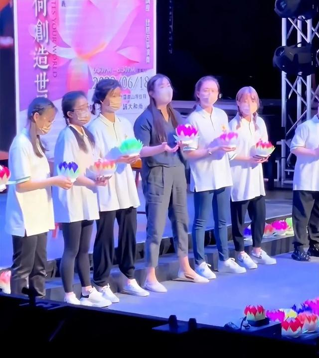 豪宅|8位晚年移居国外的老牌明星，住豪宅，嫁外籍老公，和儿女团聚