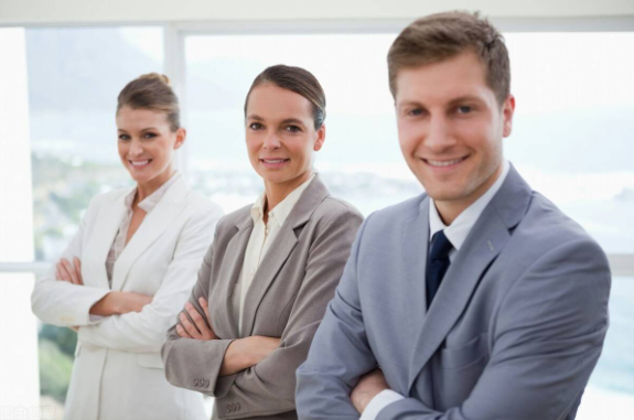 |职场中的“老人事主管”,如何让自己的人缘变好?