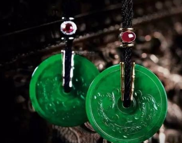 翡翠|谁说豆种翡翠不值钱？马云曾花700万购买，打破豆种低廉的观念