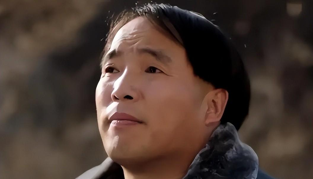 赵本山|赵本山8位徒弟现状，住桥洞，回乡务农，街头卖菜