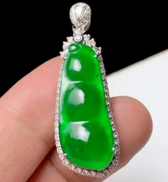 翡翠|翡翠四季豆是祥瑞的象征,但是它也有很多讲究,你知道如何挑选吗?