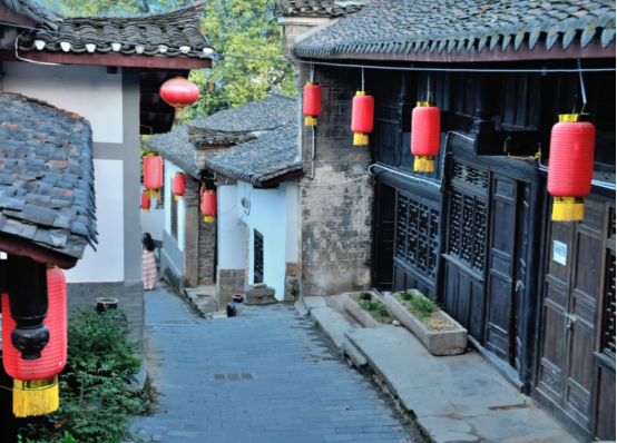 |古镇给人一种安静祥和的感觉，越走越静，浮躁的心得以沉淀和升华