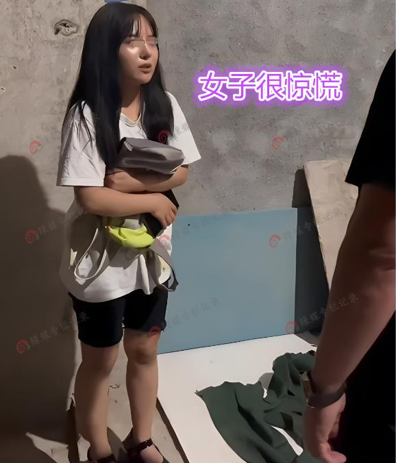 女子离婚后被赶出家门,住进烂尾楼,路过男子:给你2万跟我回家