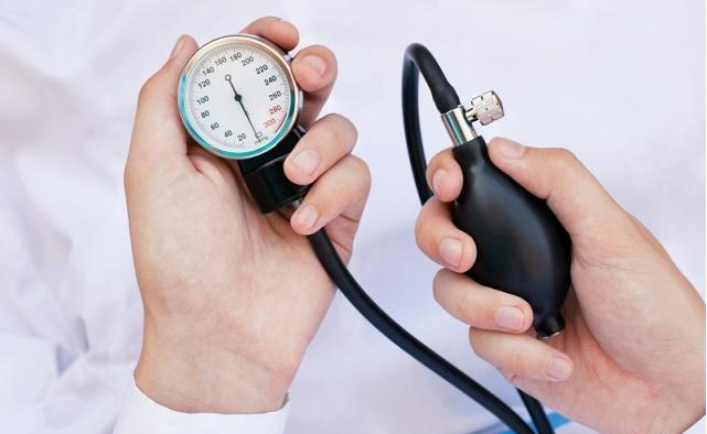 养生|日本心血管教授:高血压人群,坚持做到这3点,血压正常不再难!