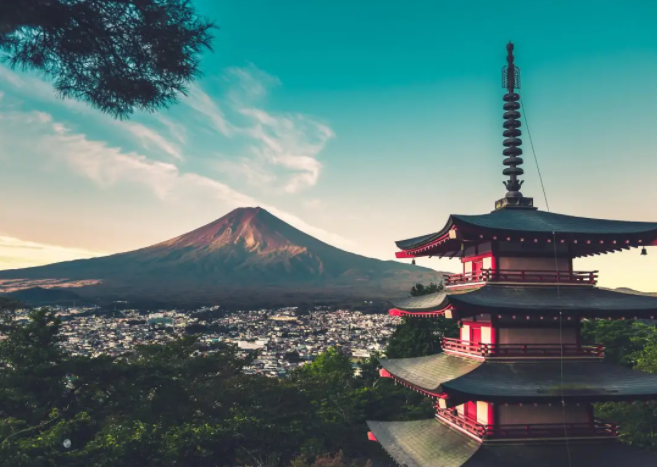 京都|京都,是日本的旧京城,由于它是仿照我国唐代洛阳的形式建成的