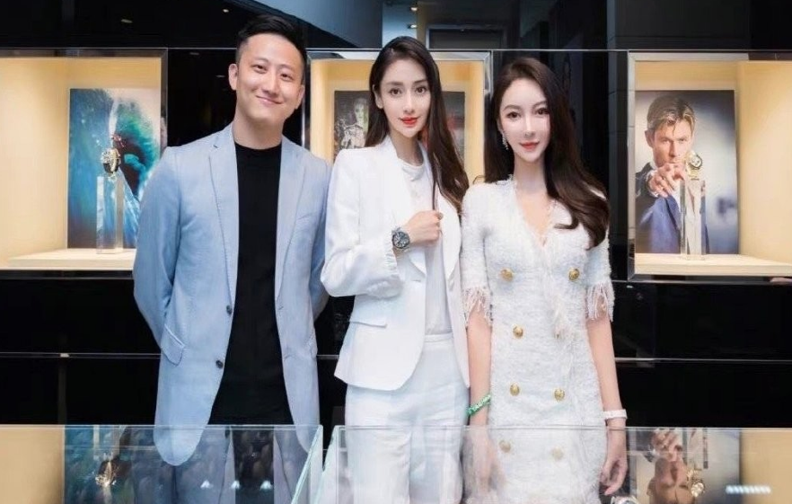 黄晓明|黄晓明被曝和网红叶珂相恋？网友列出3点2人交往证据，女方回应显得有些心虚？