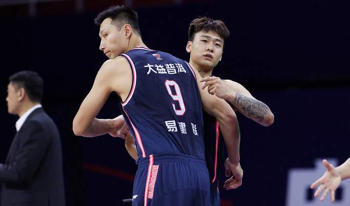广东男篮|热议辽篮2-0夺赛点！名记盛赞莫兰德，苏群致敬广东：令人尊敬