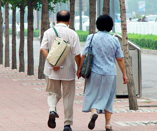河南男子手持3张结婚证,三个老婆同小区,登记处:未发现异常
