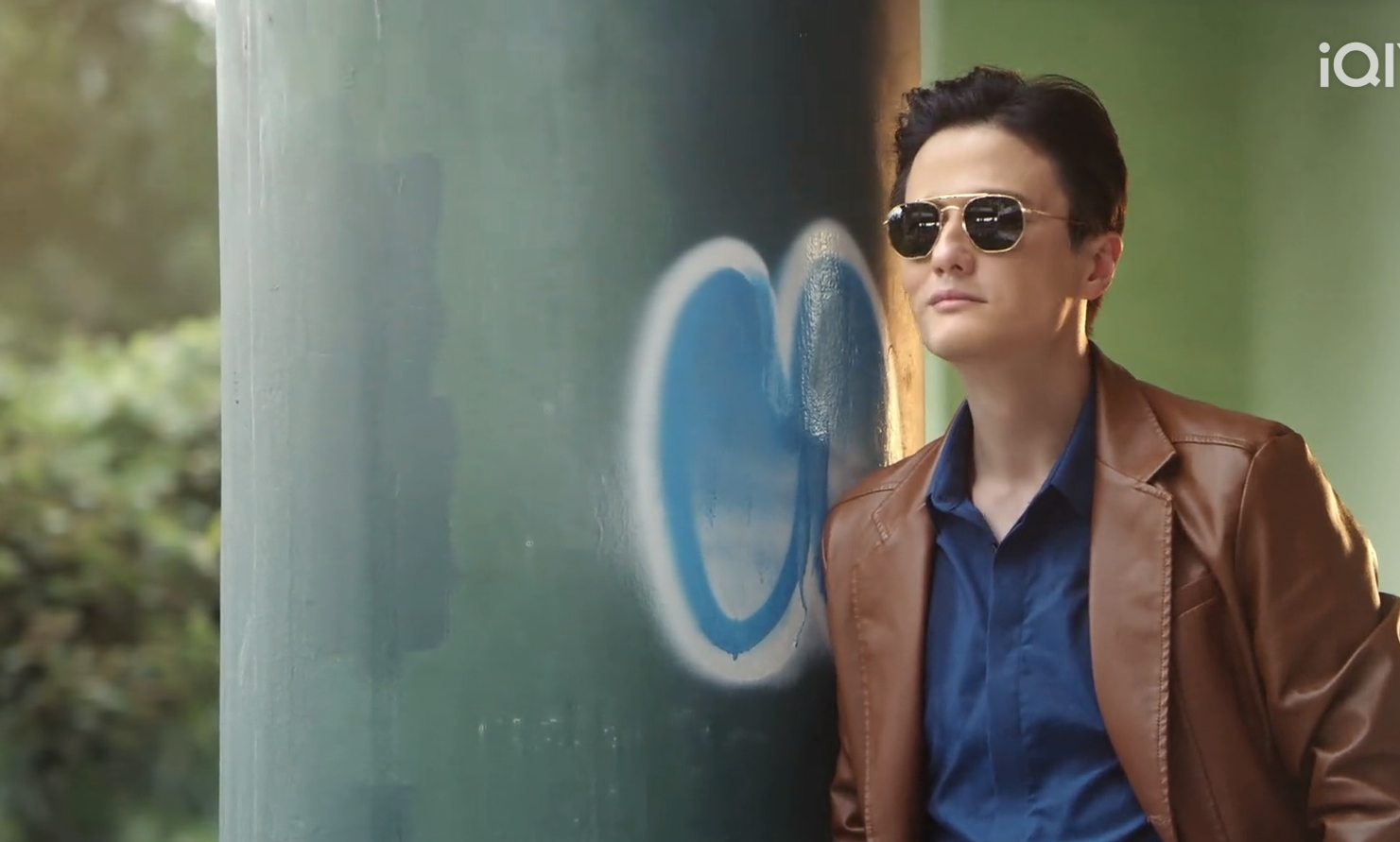 落魄保镖|《落魄保镖》首日票房仅14万,徐冬冬1年拍6部烂片,一手好牌打烂