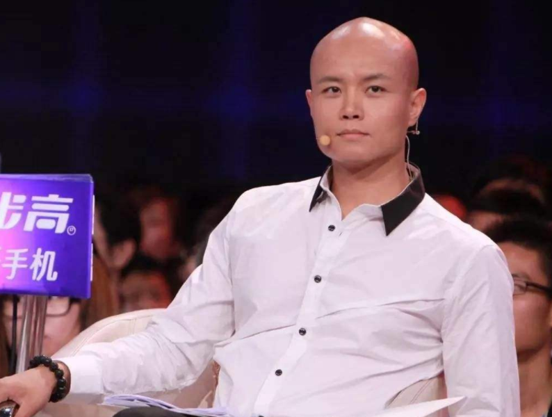 |有的人说他很真实，有的人说他很荒谬，但是大多数人觉得他太强硬