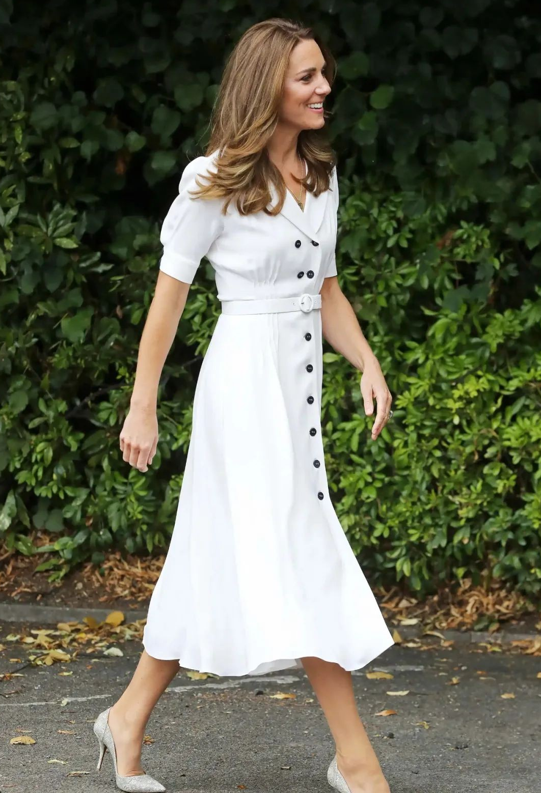 「京东老板娘」章泽天现身巴黎,打扮略显寒酸,这是怎么了…