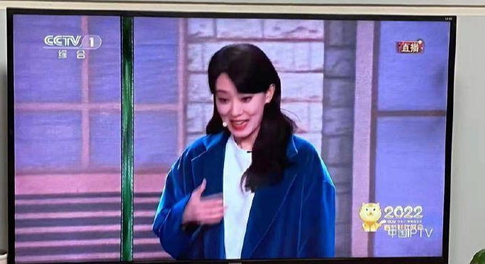 张小斐|春晚带货王，张小斐全身都是爆款，万元大衣半小时断货