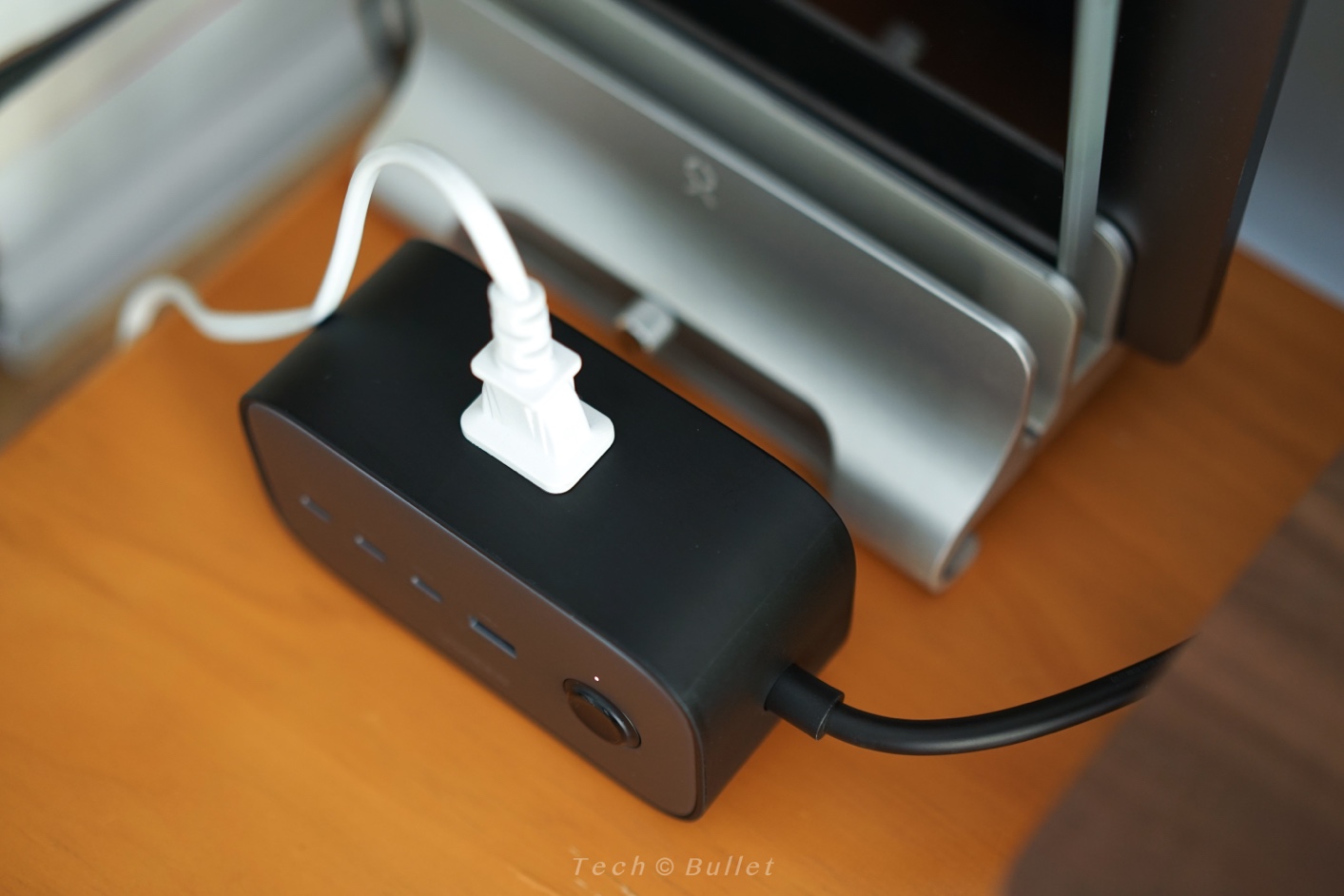 MacBook Pro|绿联 100W 智充魔盒 Pro 体验：桌面多设备充电福音