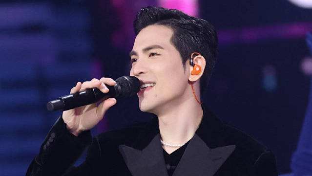 萧敬腾|萧敬腾之所以雨神之名不塌房，原因是背后有一位女诸葛