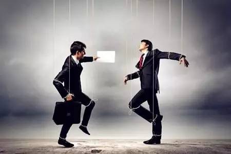 |职场小白入职新公司，要“让步”，别人的“热情”会让你“上当”