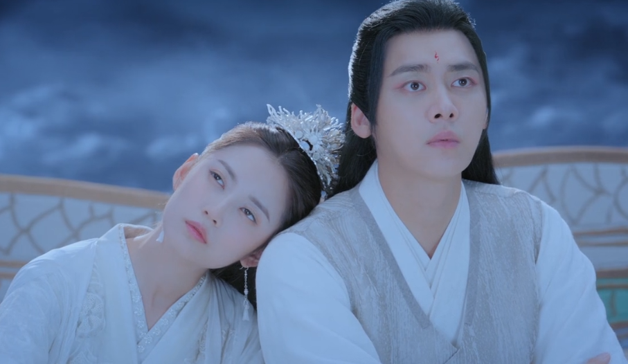 镜双城|《镜双城》遭魔改！李易峰穿隐形衣看陈钰琪更衣！女主跳塔整段垮掉