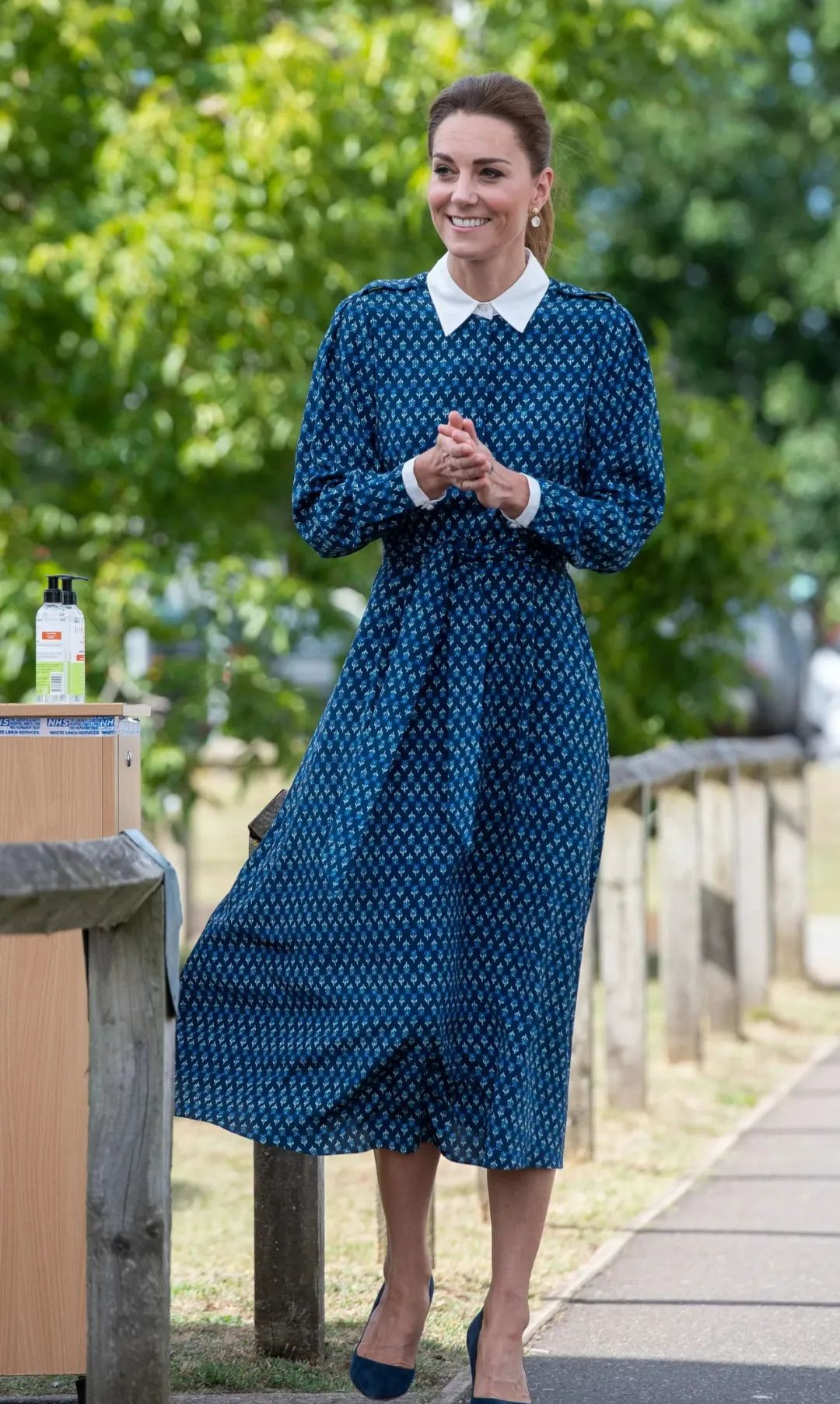 梅根又 COPY 凯特穿衣？是致敬，还是较劲呢？