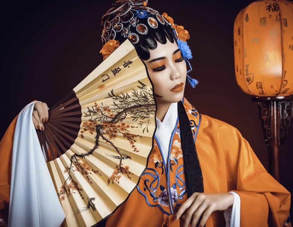 殷桃|现在的京剧不受绝大多数的年轻人喜欢,这是为什么呢