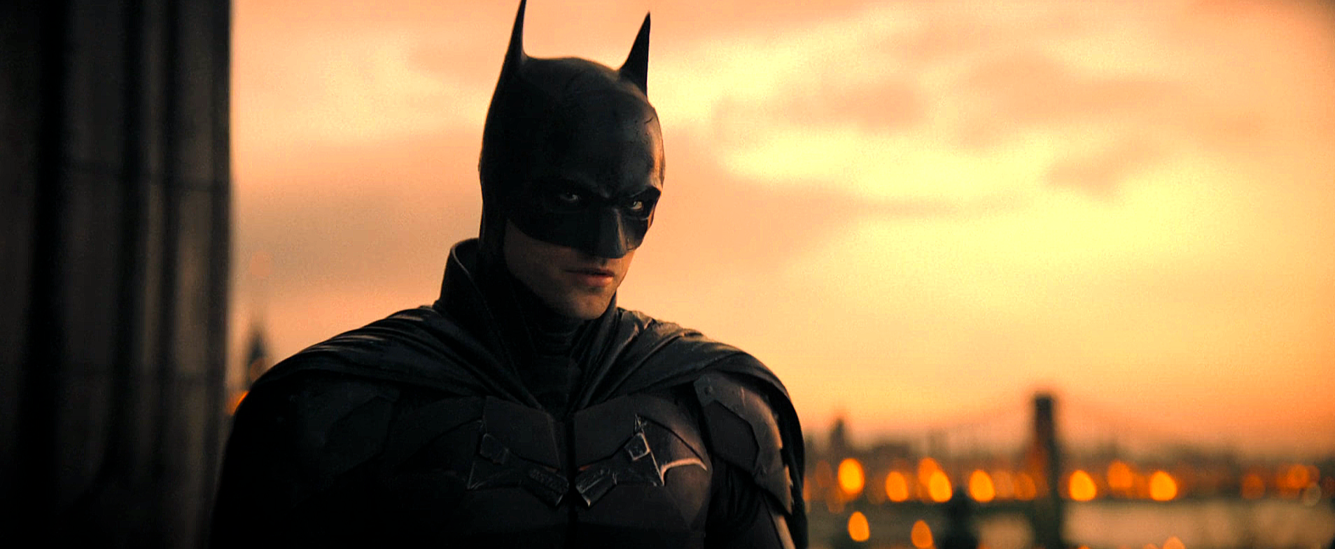 新蝙蝠侠|《新蝙蝠侠》首日夺冠，中国观众打出9分，好莱坞的面子保住了