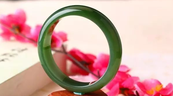 翡翠|一些门外汉都说翡翠是暴利行业,真正了解的人都知道,利益有限