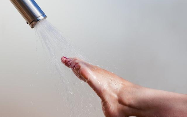 尿酸|身体好不好,看脚就知道!脚上有5个表现,就要注意了