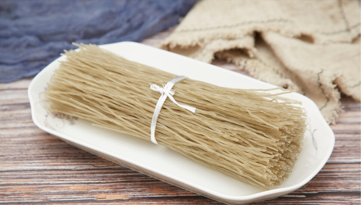 315曝光“假粉条”,记住粉厂老师傅的这3个技巧,轻松挑到好粉条