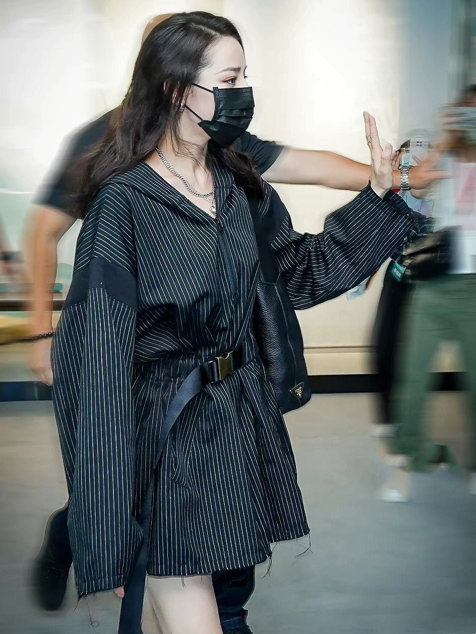 迪丽热巴|反差萌迪丽热巴,可塑性非常强,私服随性又性感!