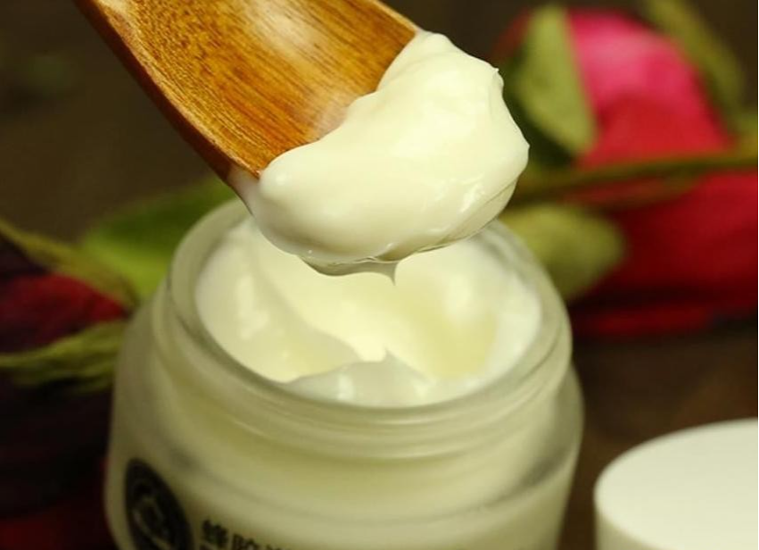 珠宝业 女人想要肌肤好,这几种护肤品要用上,让肌肤变得娇嫩白皙透亮.