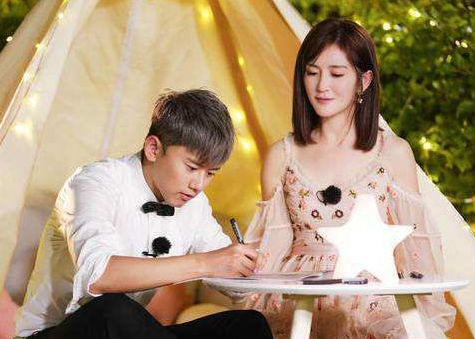 芒果台|张杰谢娜春晚同台表演，却不是在熟悉的芒果台