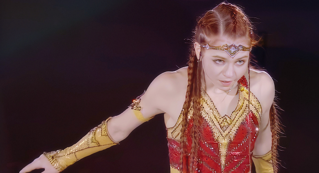 古力娜扎|太美了!特鲁索娃变装神奇女侠,演绎经典蟹步,不愧是无冕之王