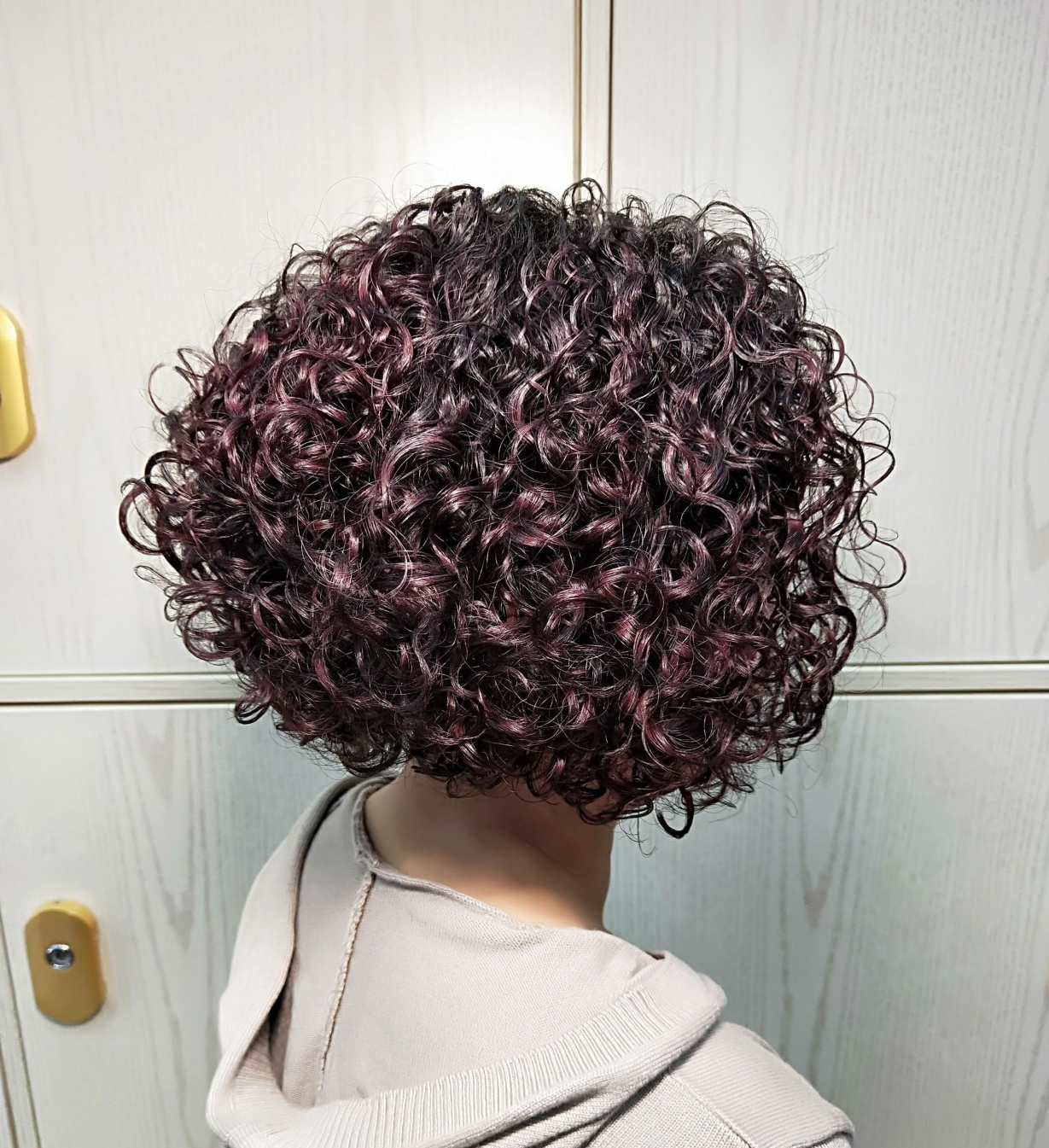 发型 女人不到40岁，前3种发型别尝试，后三种发型值得拥有