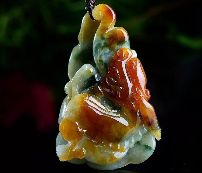 银币|翡翠雕刻的三个惯用方式，让翡翠活灵活现，你都知道哪一个？