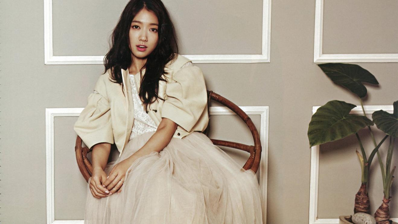 |在领导面前多汇报，多服软，能给领导留下你工作细致、用心的印象。