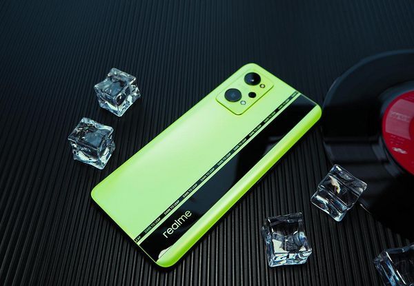 Python|元旦换机选realme真我GT,超高折扣迅猛出击